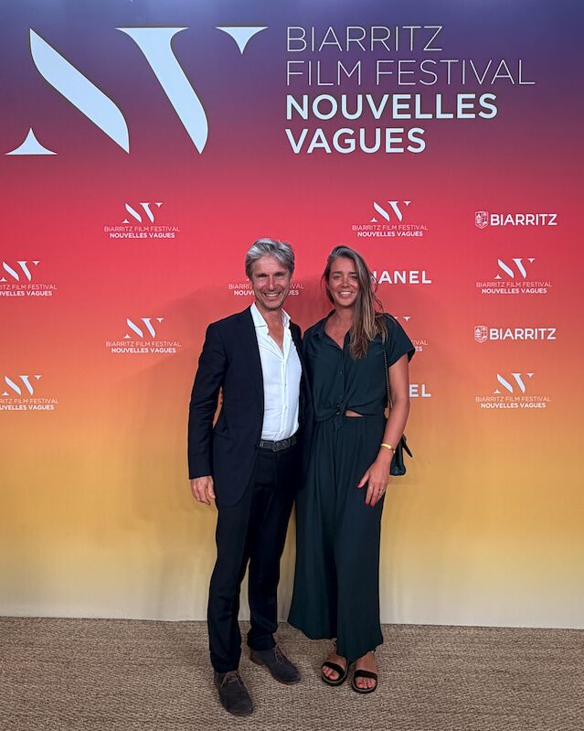 Philippe Thomine-Desmazures et Astrid Barsacq, BARNES Côte Basque, sur le tapis rouge du Biarritz Film Festival - Nouvelles Vagues